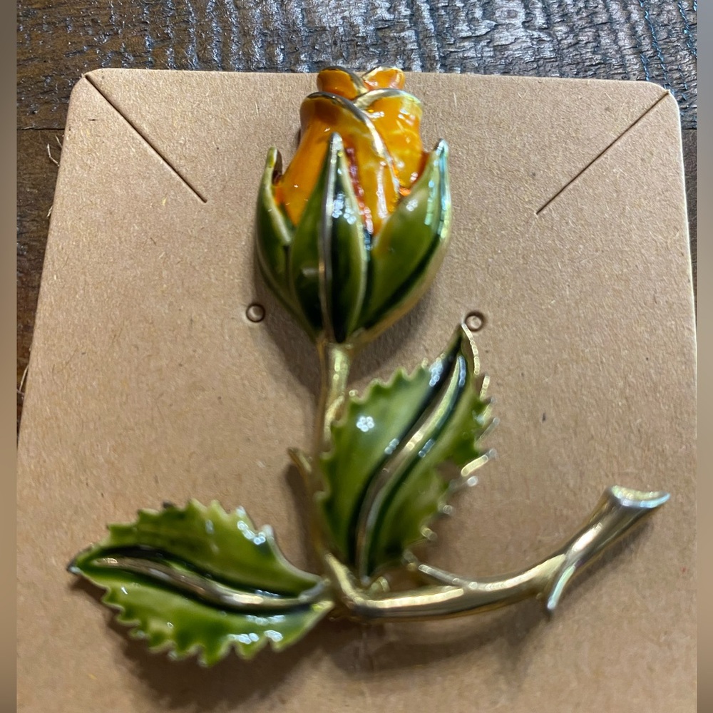Women’s Peach Color Rose Enamel Brooch Pin - Picture 2 of 3
